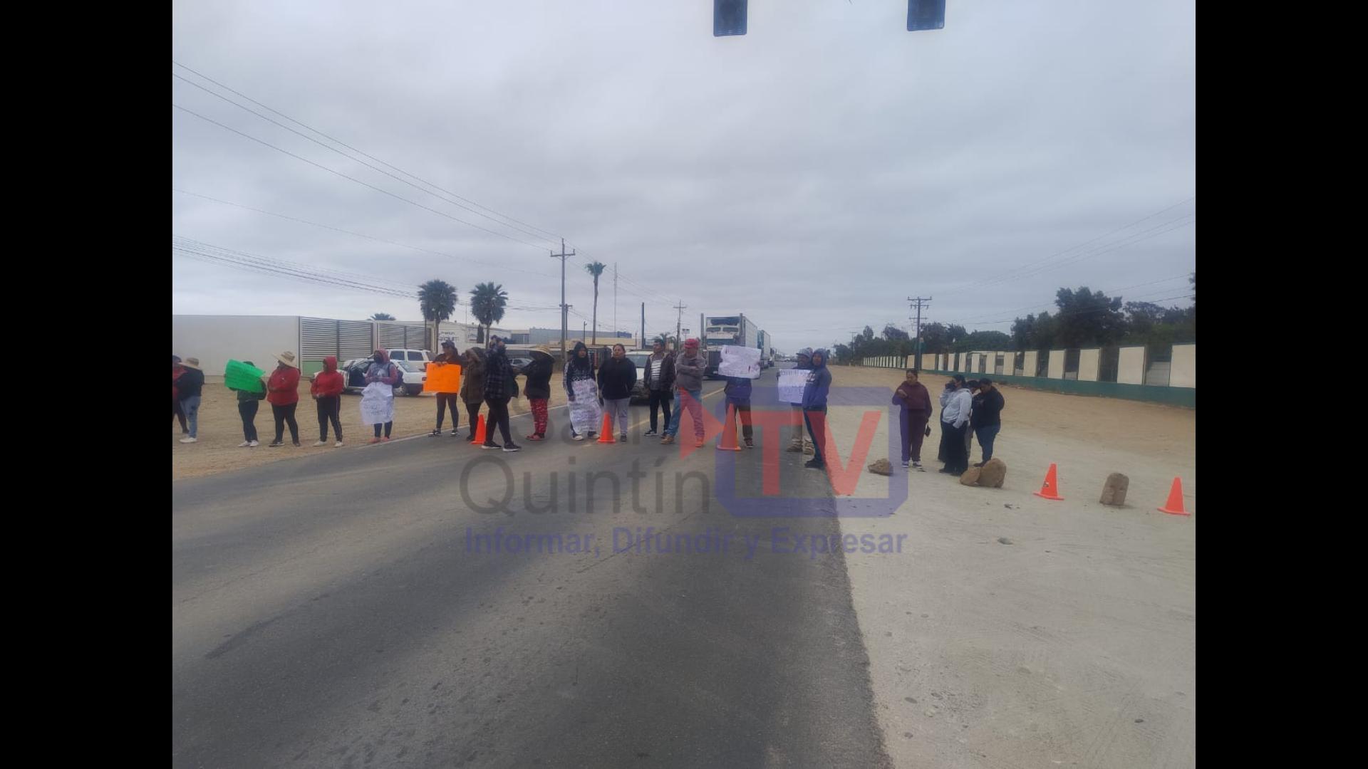 Continúan paros escolares y ahora bloqueos en la carretera transpeninsular
