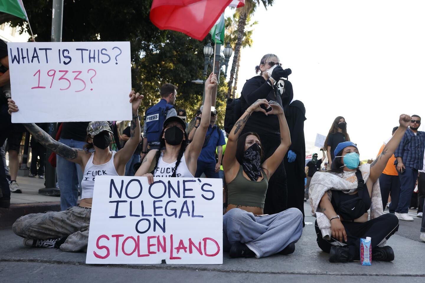 Los Ángeles en pie de lucha: estalla la resistencia contra Trump por redadas y militarización sin precedentes