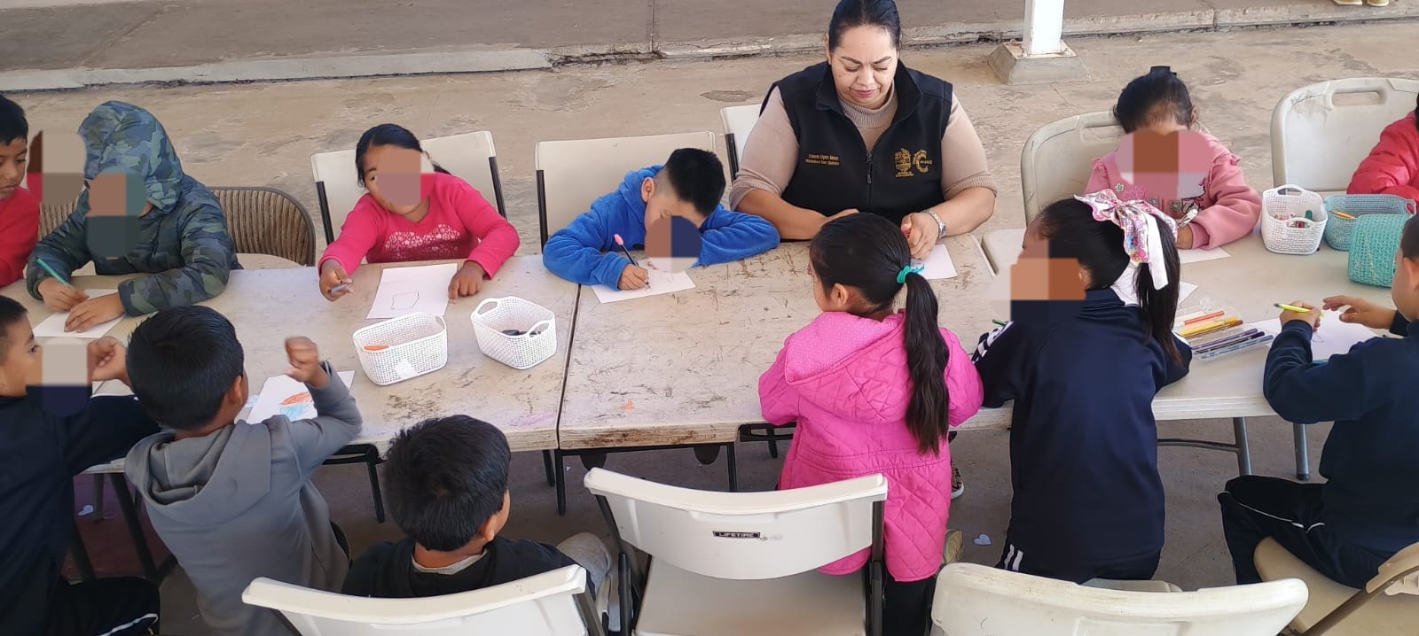 Llevan “Canasta Literaria” a primaria de El Papalote para fomentar el amor por la lectura