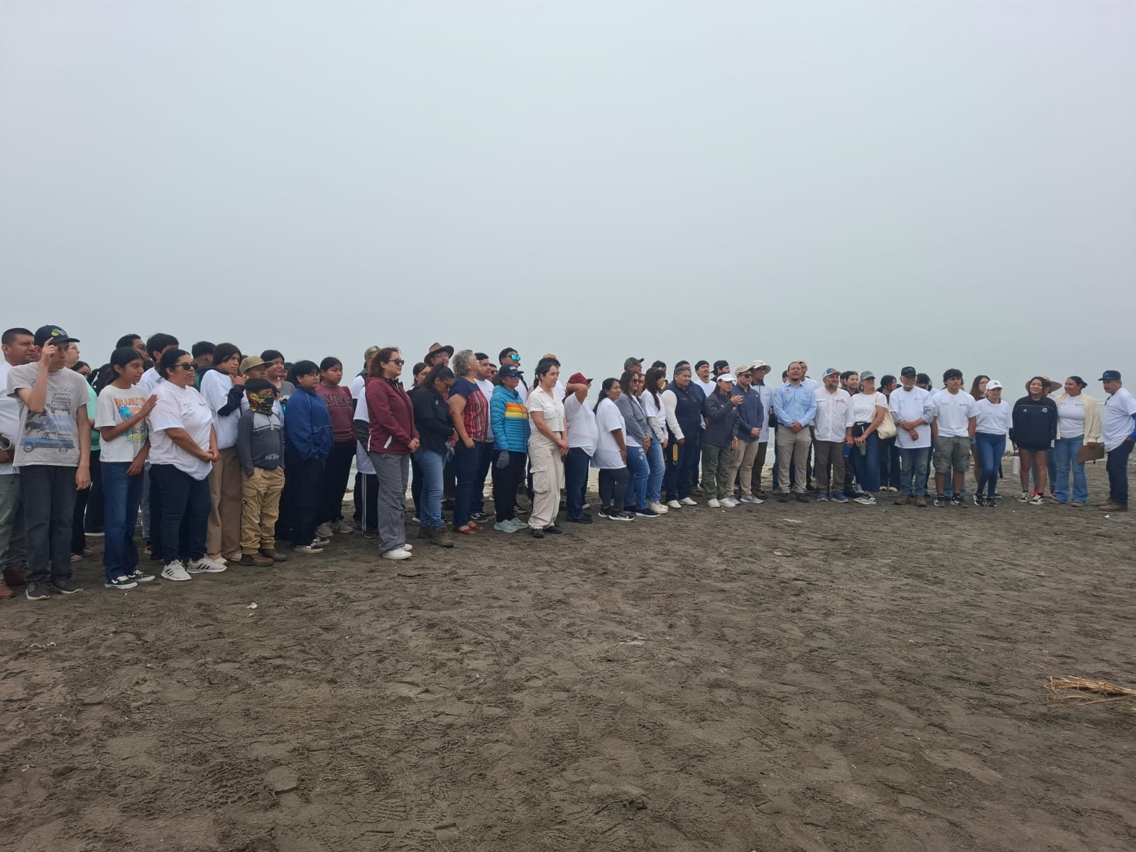 Más de 500 kilos de basura fueron retirados durante jornada de limpieza en playa San Ramón