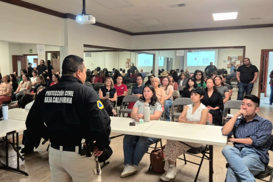 Escritura<br>Refuerzan prevención en el Instituto de Bellas Artes con capacitación de Protección Civil