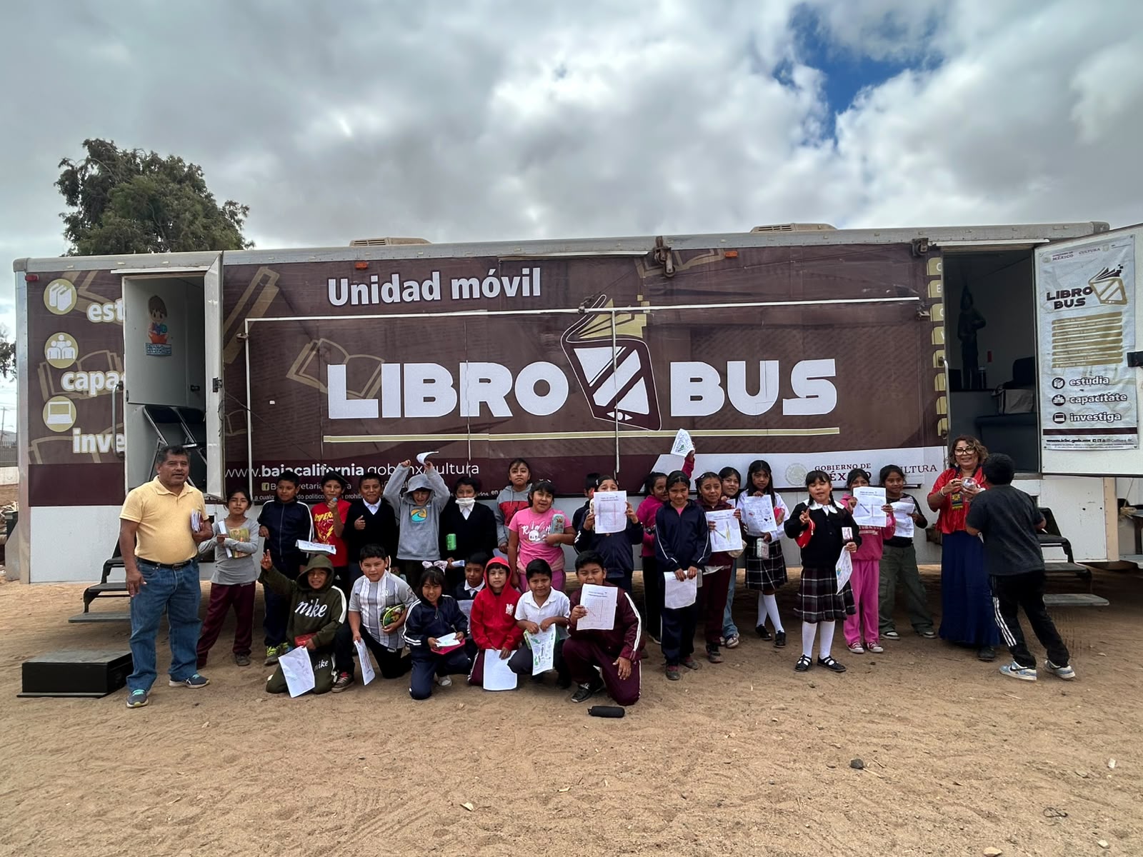 Regresa el Librobús a las escuelas del Valle de San Quintín